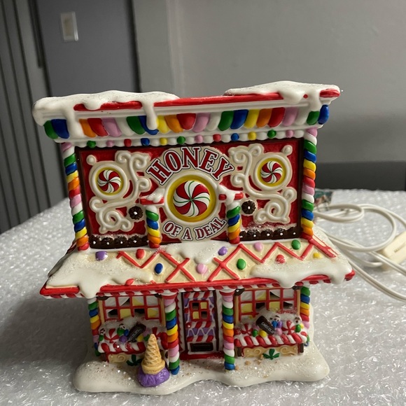 Department 56 Honey Of A Deal Five & Dime Sweet  store - Picture 1 of 8